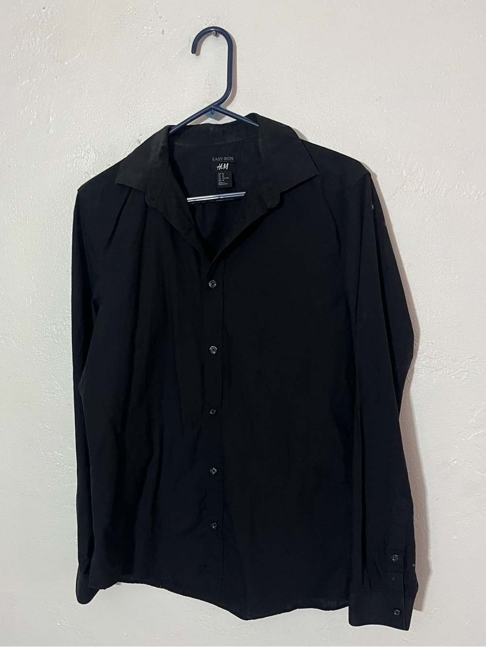 H&M Easy Iron Men’s Black Lightweight Button-Up Dress Shirt Medium